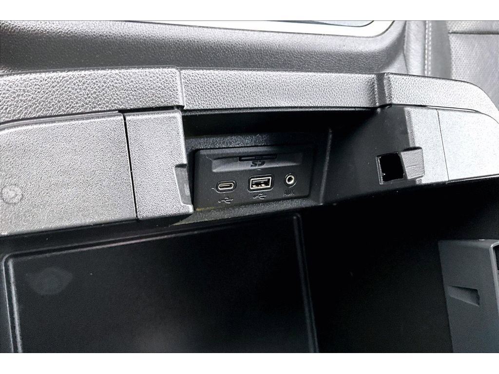 Used 2023 GMC Sierra 3500 Denali w/ Denali Ultimate Package image 17