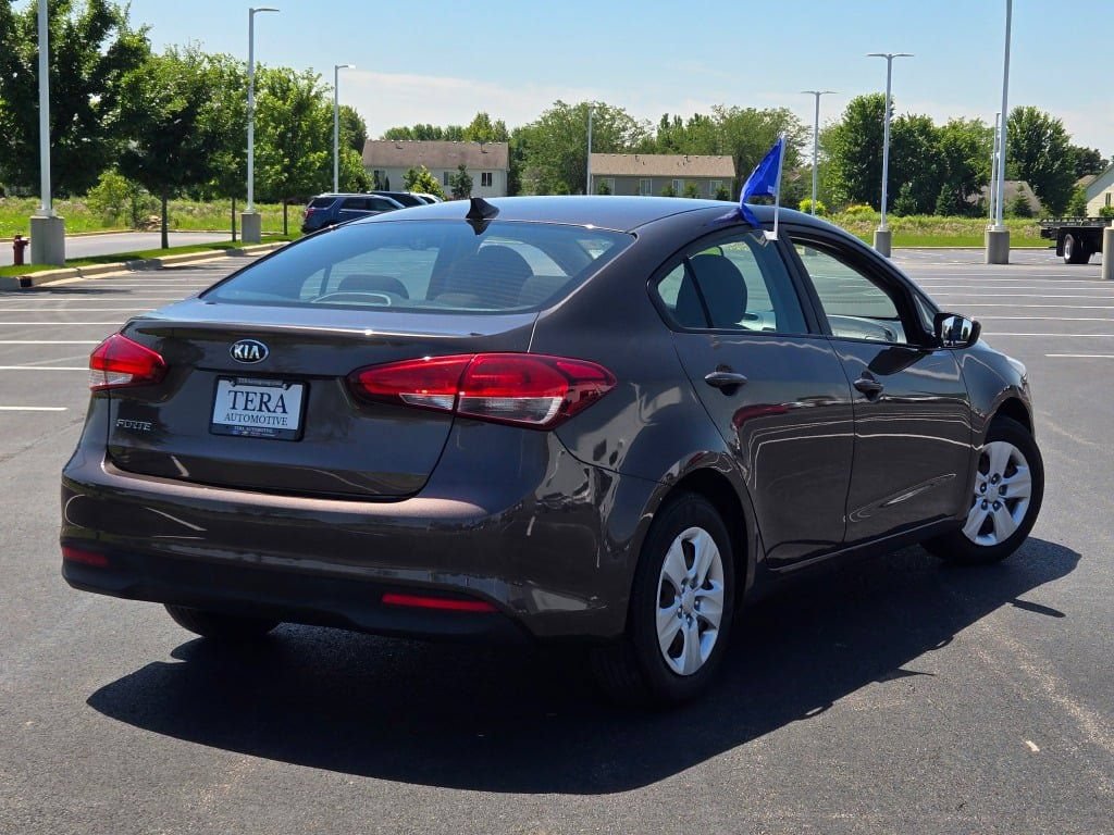 Used 2017 Kia Forte LX FWD image 9