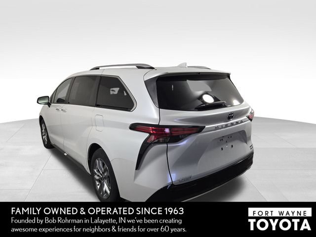 Used 2023 Toyota Sienna Limited FWD image 9