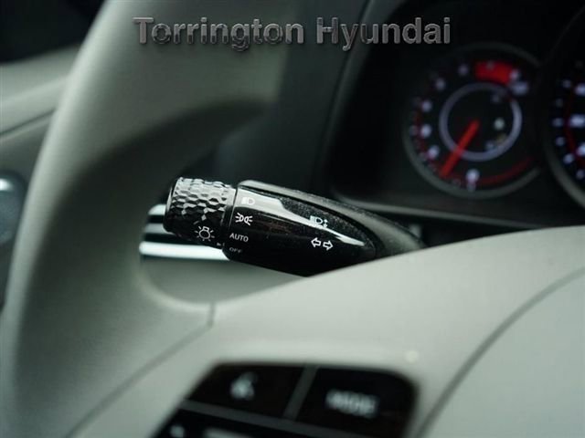 Certified 2023 Hyundai Elantra SEL image 29