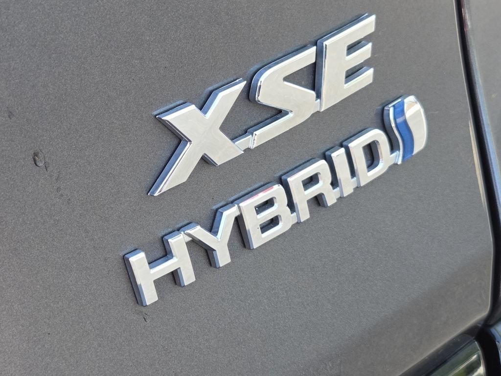 Used 2022 Toyota RAV4 XSE AWD/4WD image 16