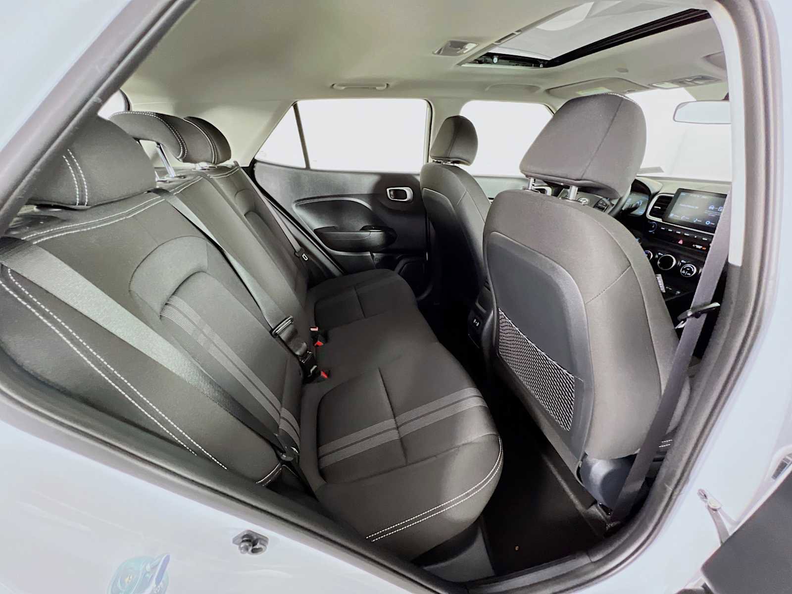 Certified 2025 Hyundai Venue SEL FWD image 26