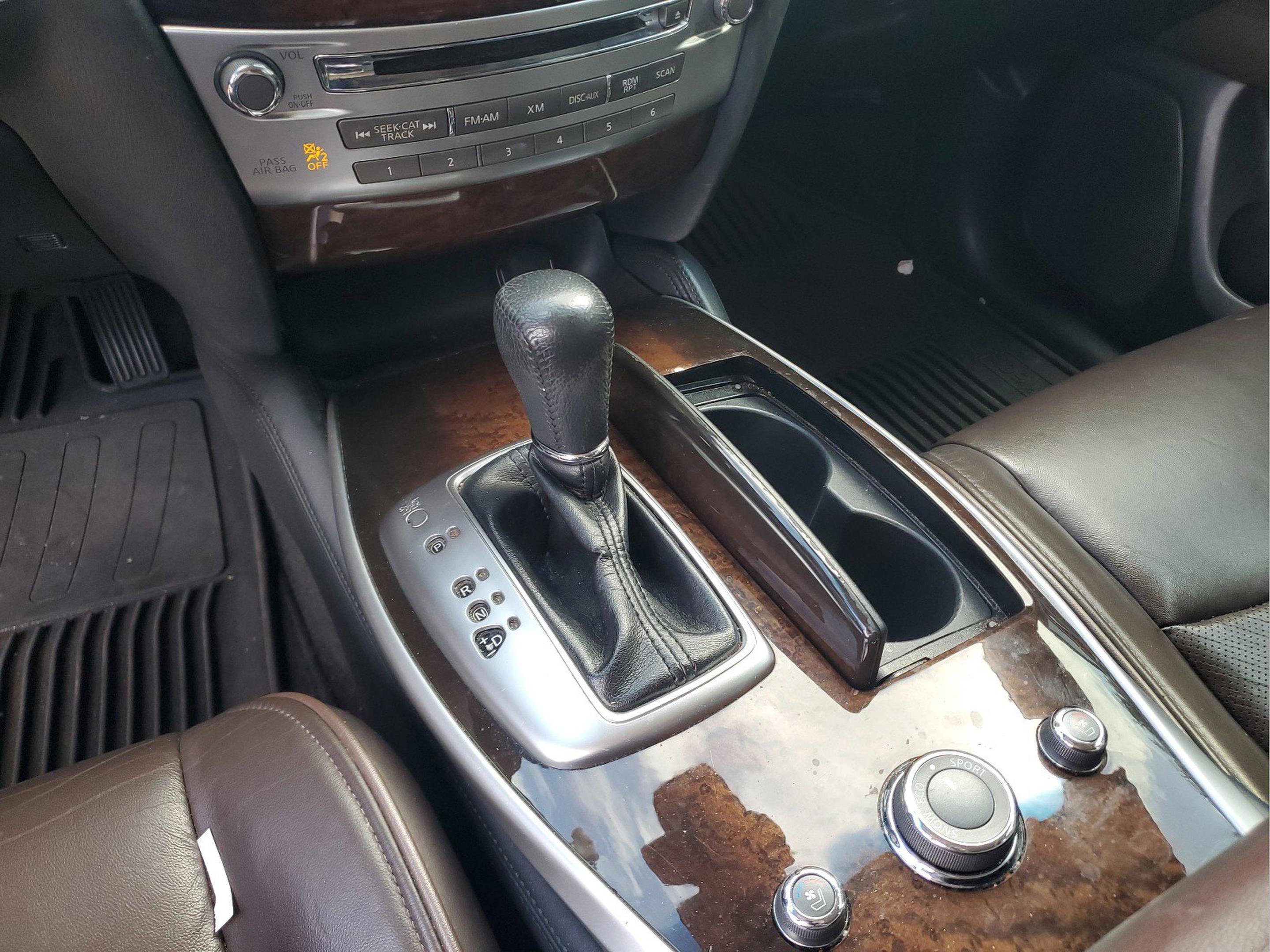 Used 2015 INFINITI QX60 FWD w/ Deluxe Touring Package image 23