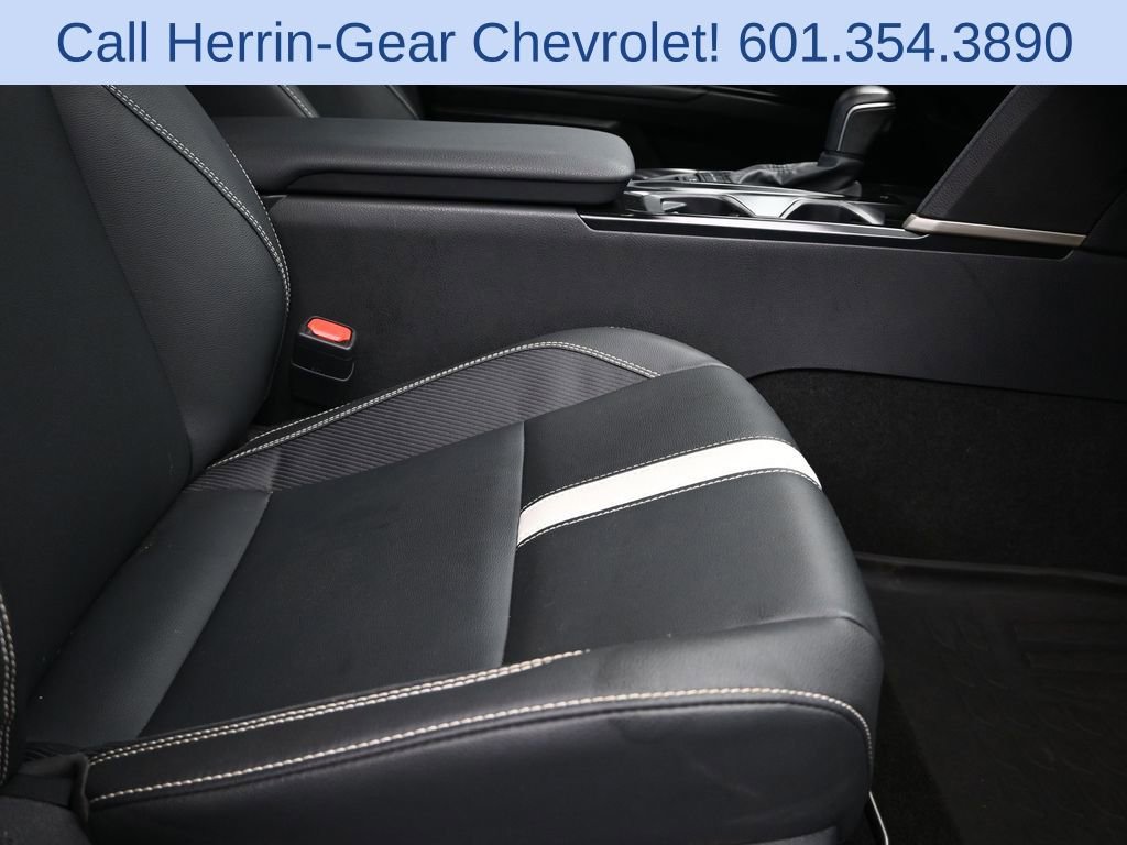 Used 2025 Toyota Camry SE image 25