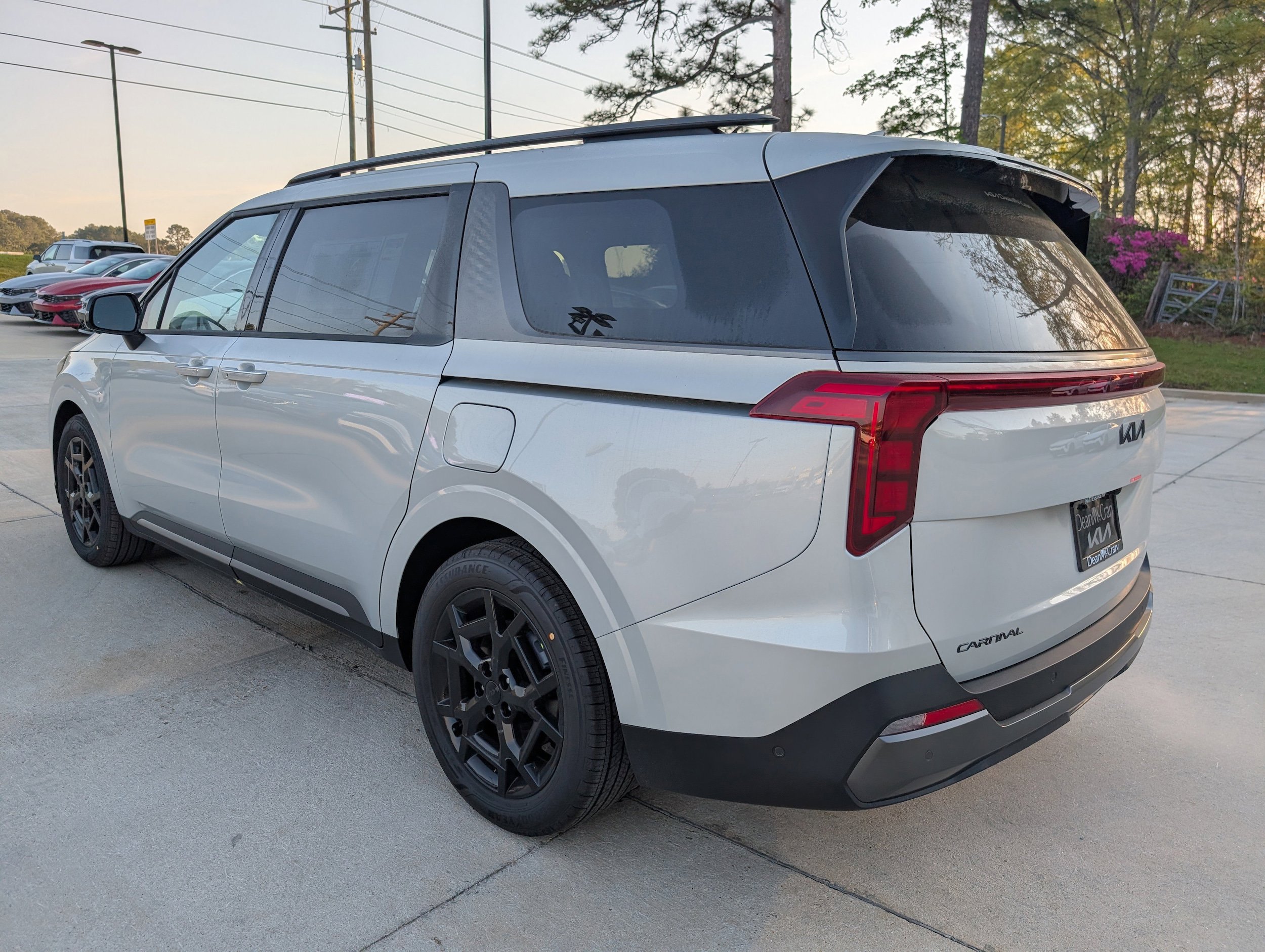 New 2026 Kia Carnival SX FWD image 3