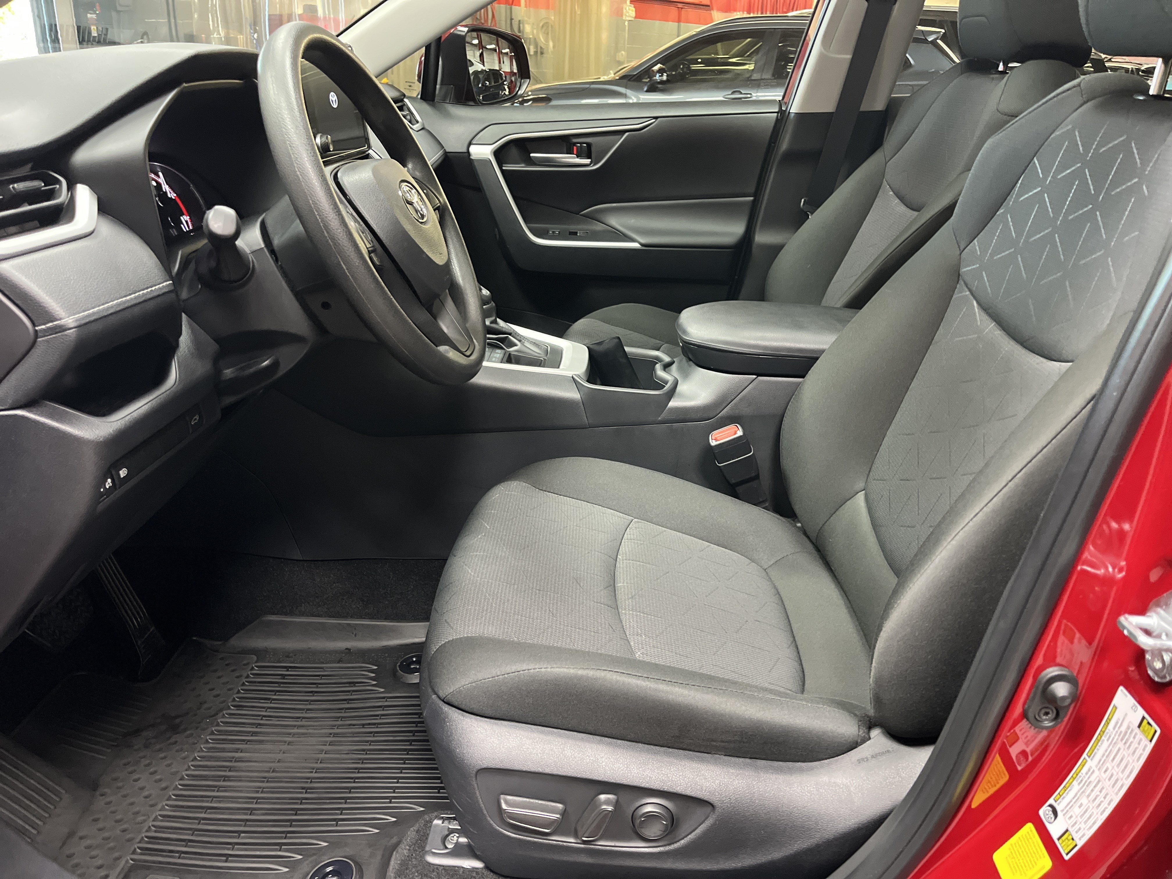 Certified 2025 Toyota RAV4 XLE w/ Convenience Package AWD/4WD image 16
