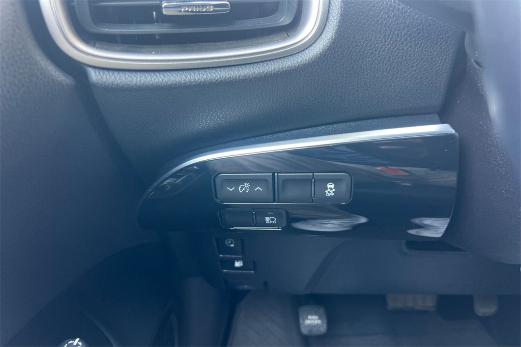 Certified 2022 Toyota Prius Prime XLE image 31