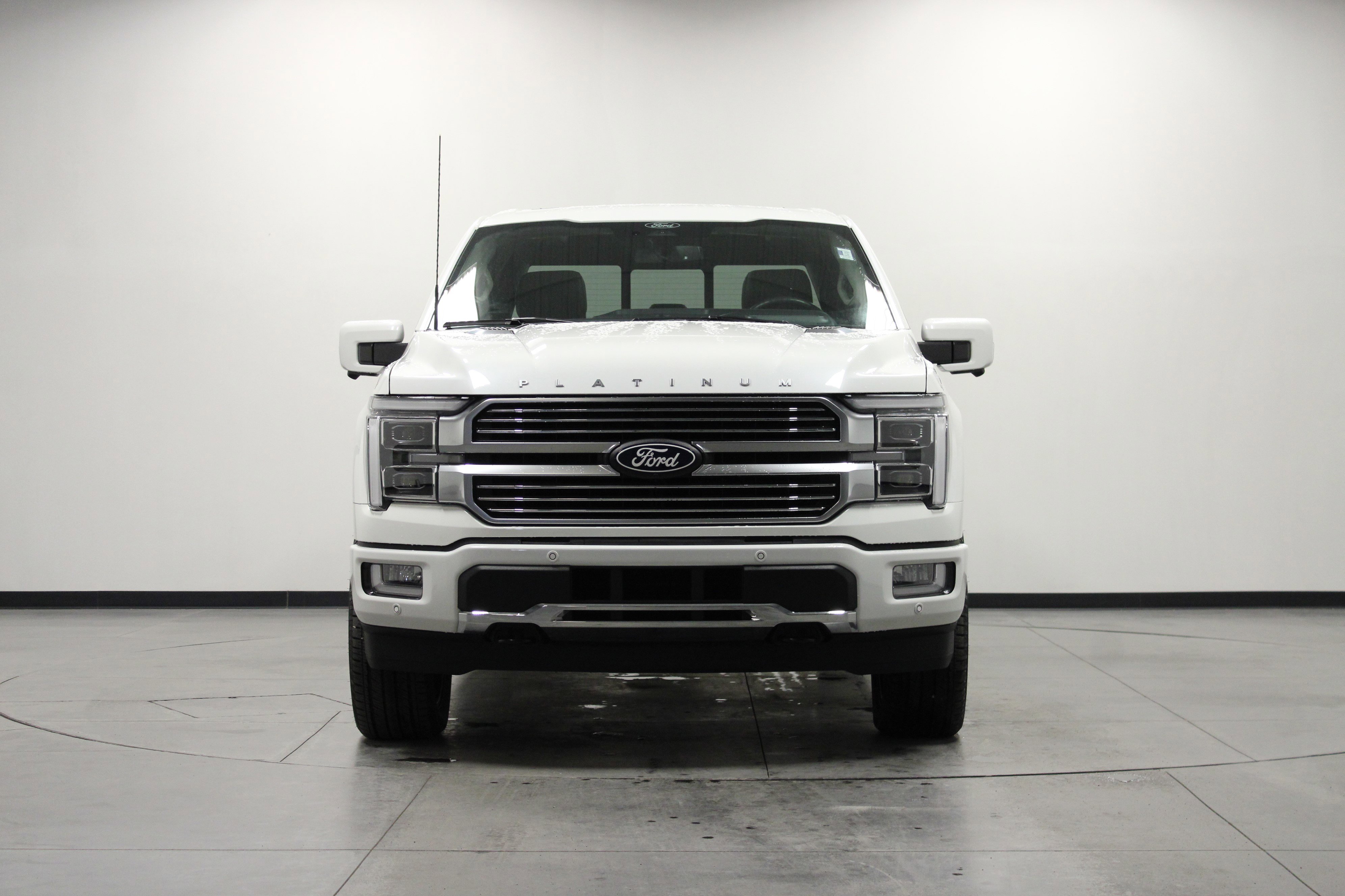 Used 2025 Ford F150 Platinum w/ Equipment Group 703A Plus AWD/4WD image 9