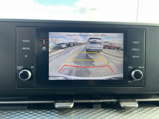 Certified 2023 Kia Carnival LX image 19