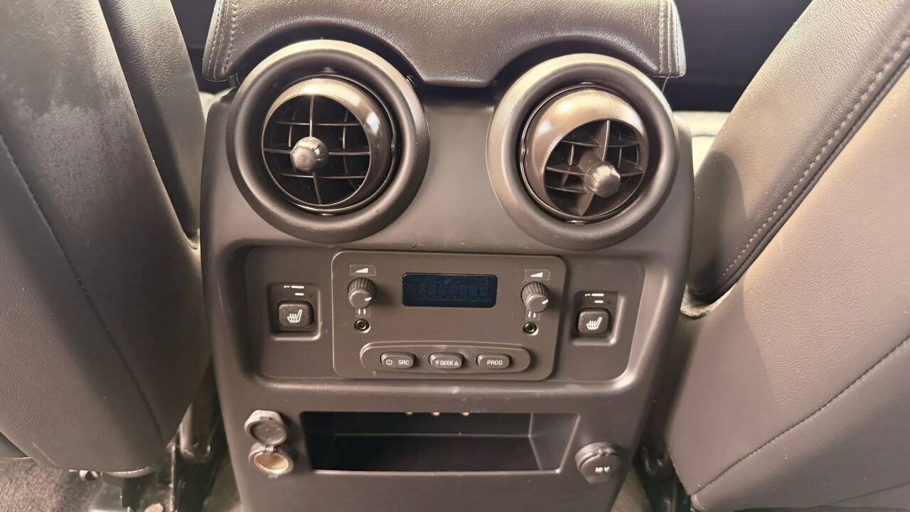 Used 2005 HUMMER H2 SUT w/ Preferred Equipment Group AWD/4WD image 26