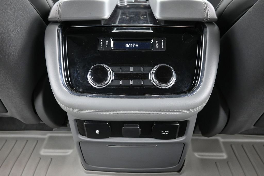 Used 2019 Lincoln Navigator Select RWD image 12