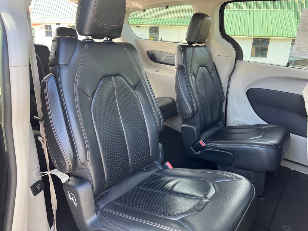 Used 2017 Chrysler Pacifica Touring-L Plus w/ Advanced Safetytec Group image 34