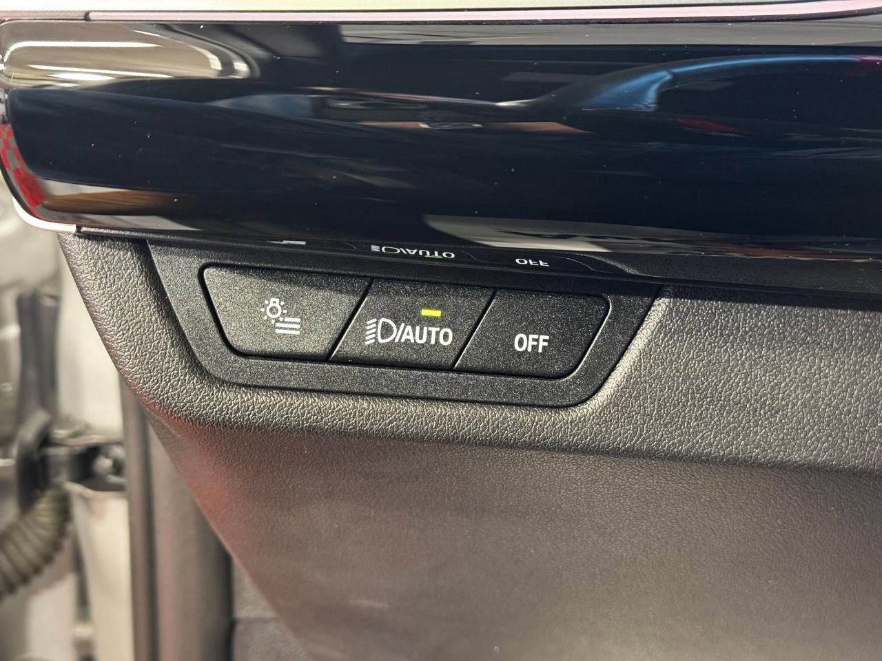 Used 2024 BMW X1 M35i w/ Premium Package image 16