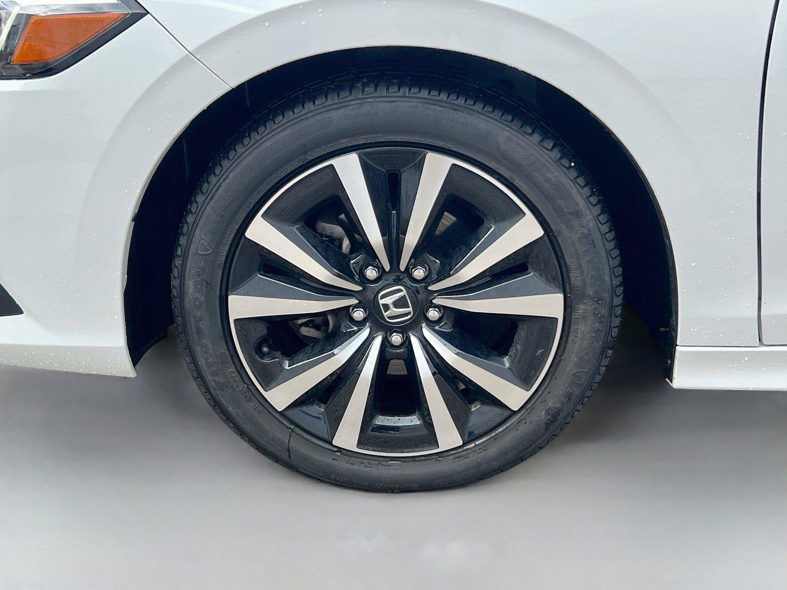 Certified 2022 Honda Civic EX image 30