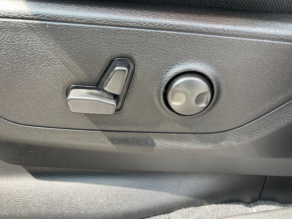 Used 2025 RAM 1500 Big Horn AWD/4WD image 36