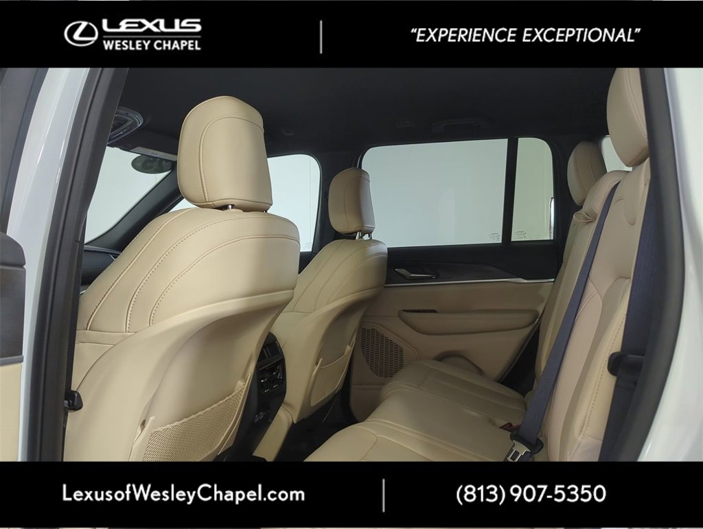 Used 2025 Jeep Grand Cherokee Limited w/ Trailer Tow Package image 16