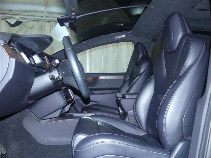 Used 2018 Tesla Model X 100D image 22