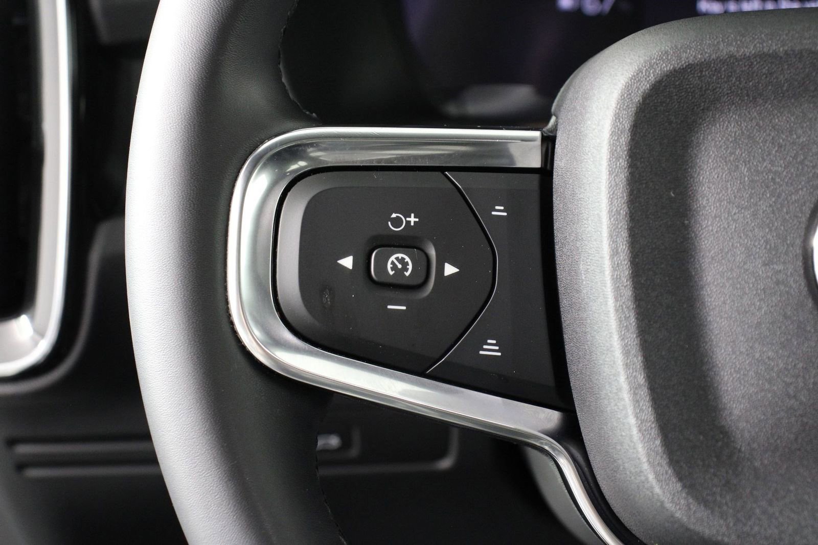 Used 2023 Volvo C40 P8 Recharge Plus AWD/4WD image 10