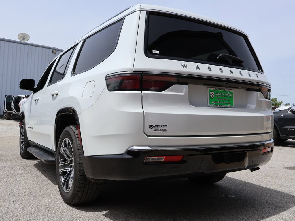 Used 2024 Jeep Wagoneer Series II w/ Flexible Seating Group AWD/4WD image 3