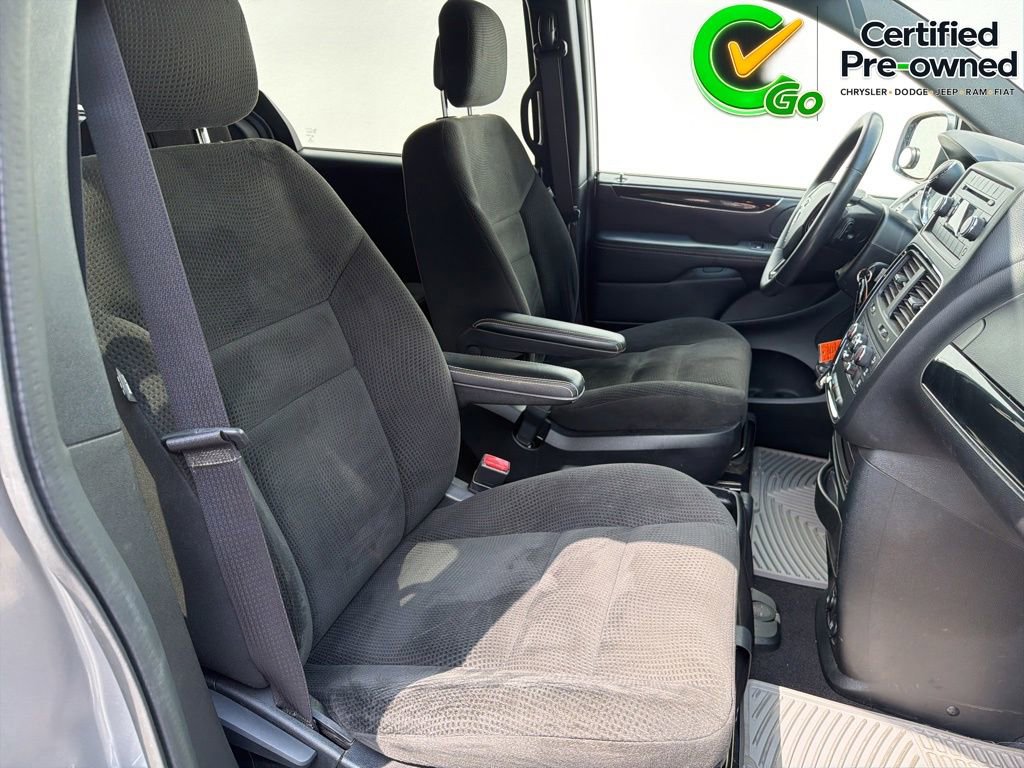 Certified 2016 Dodge Grand Caravan SE FWD image 28