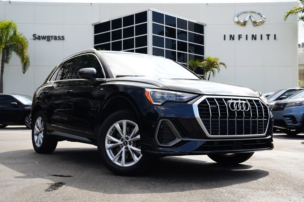 Used 2021 Audi Q3 2.0T Premium w/ Convenience Package AWD/4WD image 1
