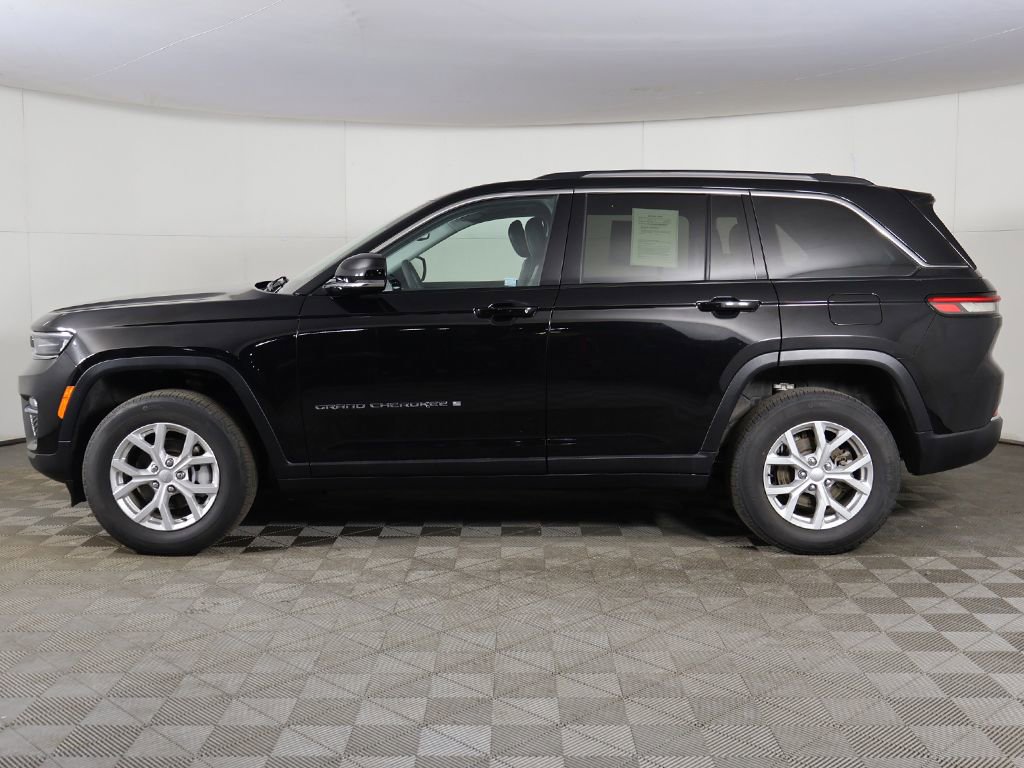 Used 2023 Jeep Grand Cherokee Limited AWD/4WD image 19