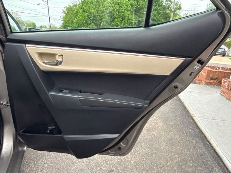 Used 2014 Toyota Corolla LE FWD image 19