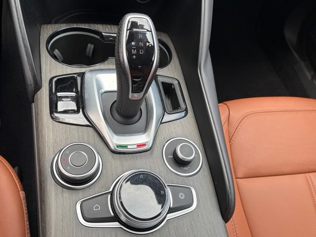 Used 2023 Alfa Romeo Giulia Ti AWD/4WD image 31