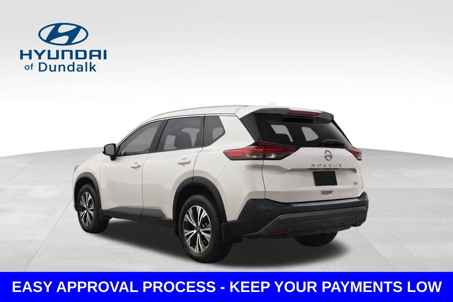 Used 2023 Nissan Rogue SV w/ SV Premium B Package image 2
