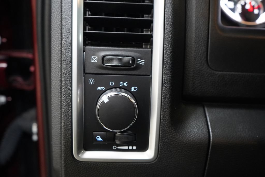 Used 2024 RAM 1500 Warlock AWD/4WD image 28