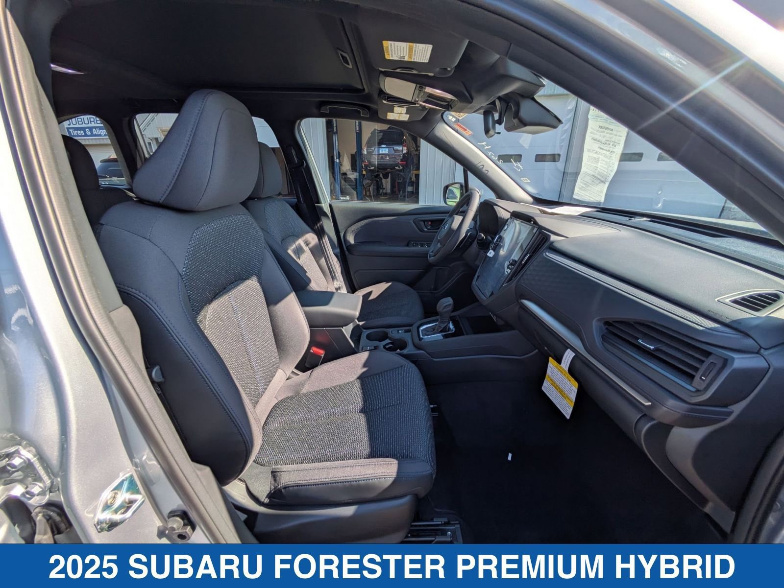 Certified 2025 Subaru Forester Premium AWD/4WD image 36