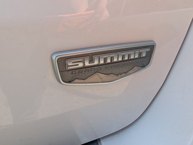 Used 2016 Jeep Grand Cherokee Summit w/ Platinum Series Group AWD/4WD image 32