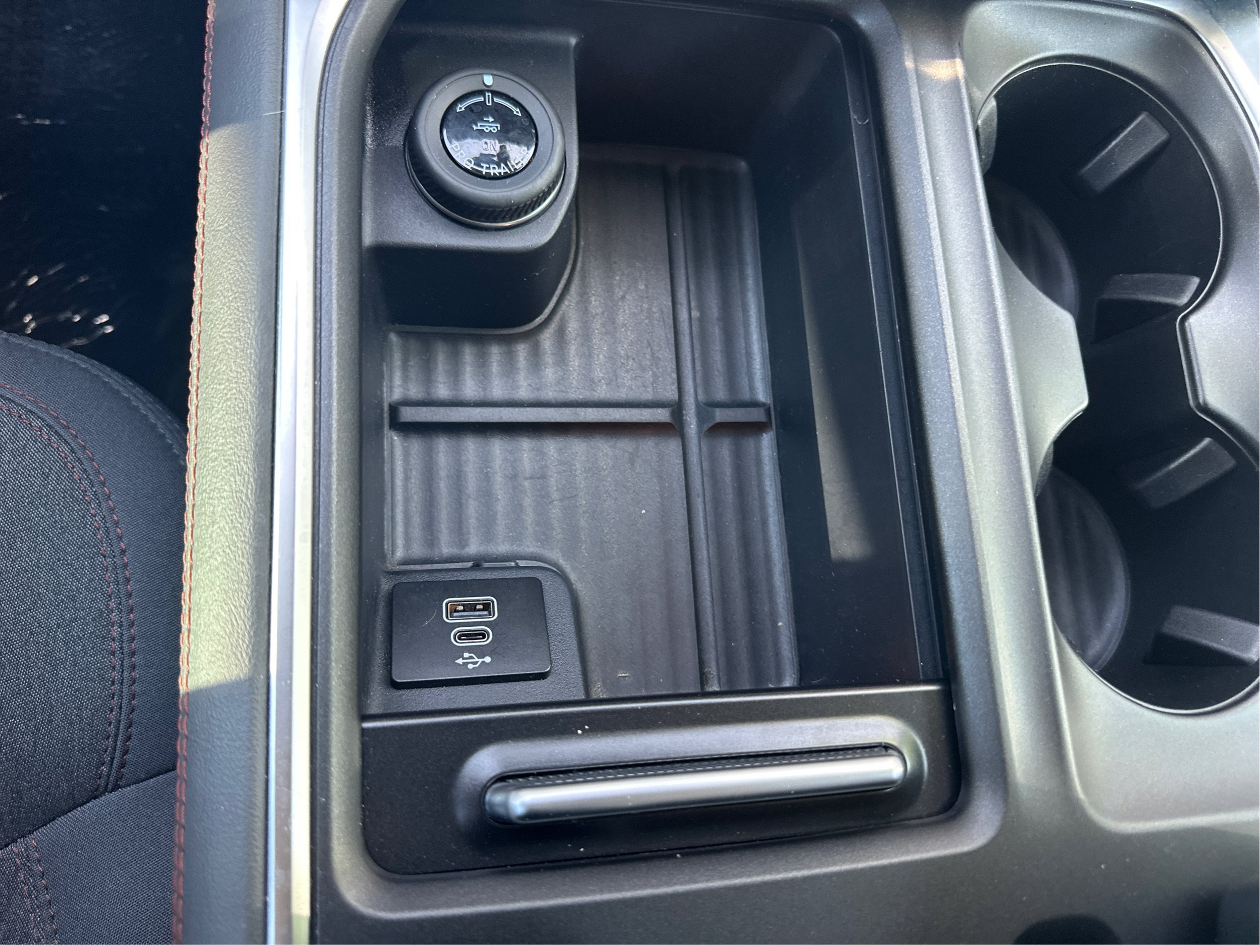 Used 2025 Ford Expedition Active AWD/4WD image 37