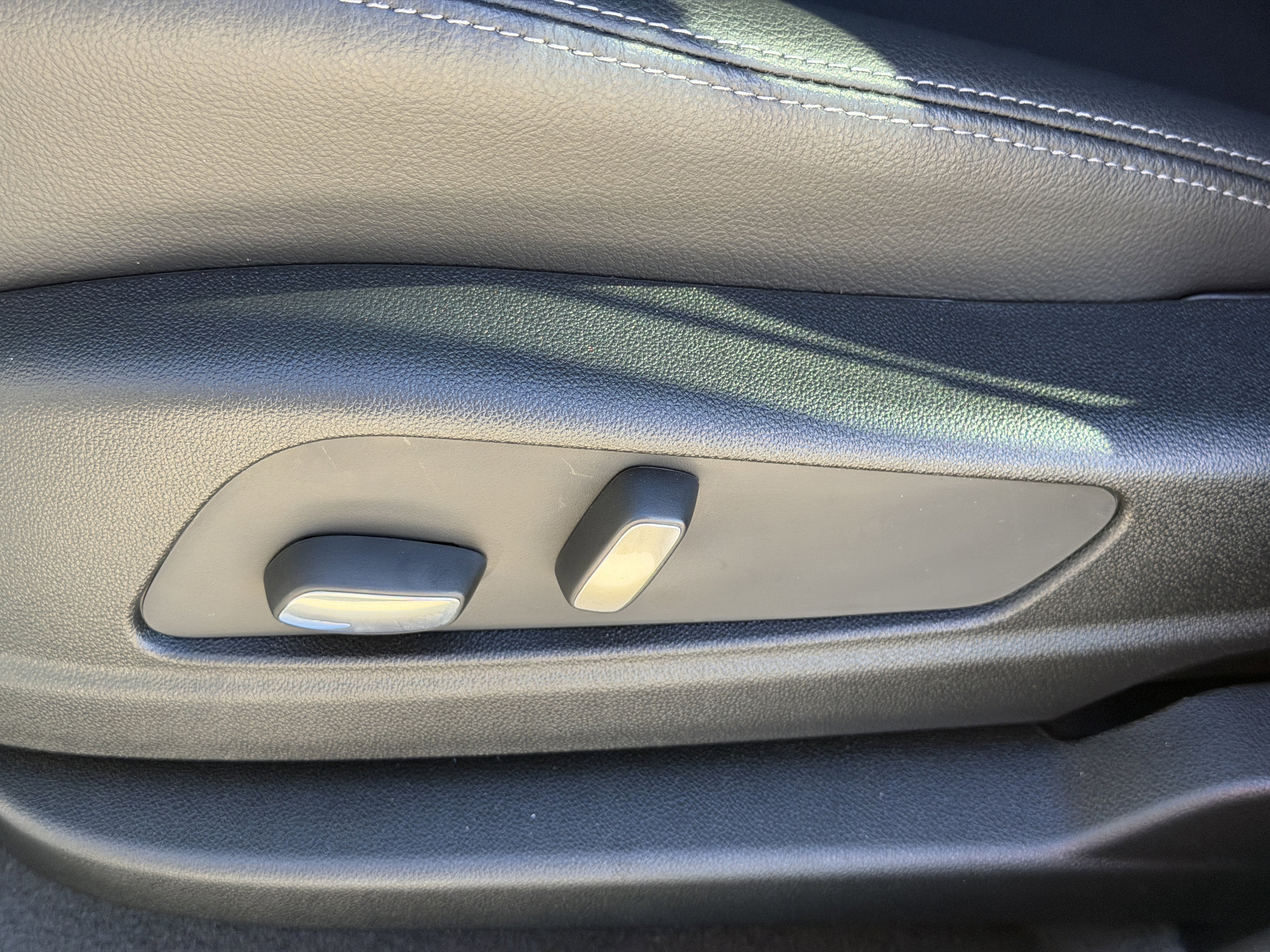 New 2026 Cadillac XT5 Luxury image 20