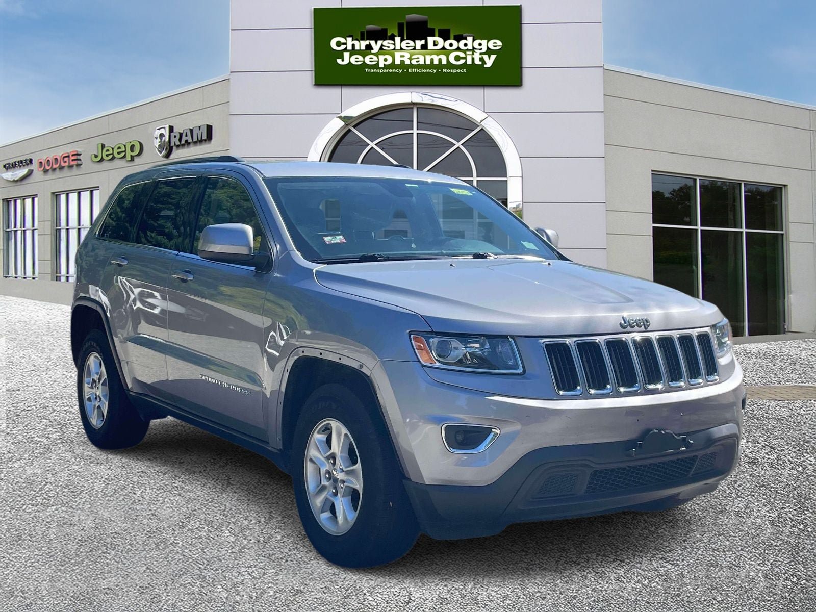 Used 2014 Jeep Grand Cherokee Laredo w/ Quick Order Package 23E AWD/4WD image 4