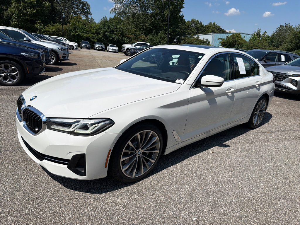 Used 2021 BMW 530i w/ Premium Package RWD image 3