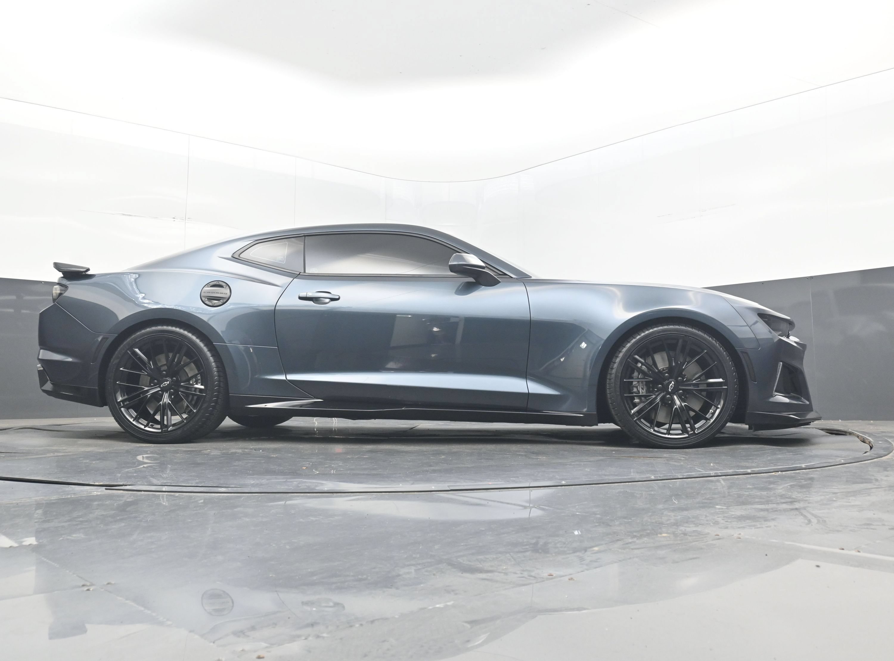 Used 2021 Chevrolet Camaro ZL1 w/ LPO, ZL1 Protection Package RWD image 30
