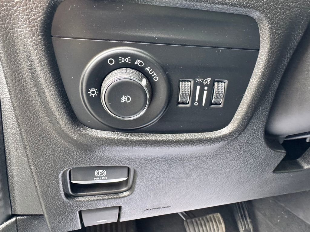 Used 2023 Jeep Grand Cherokee L Limited image 25