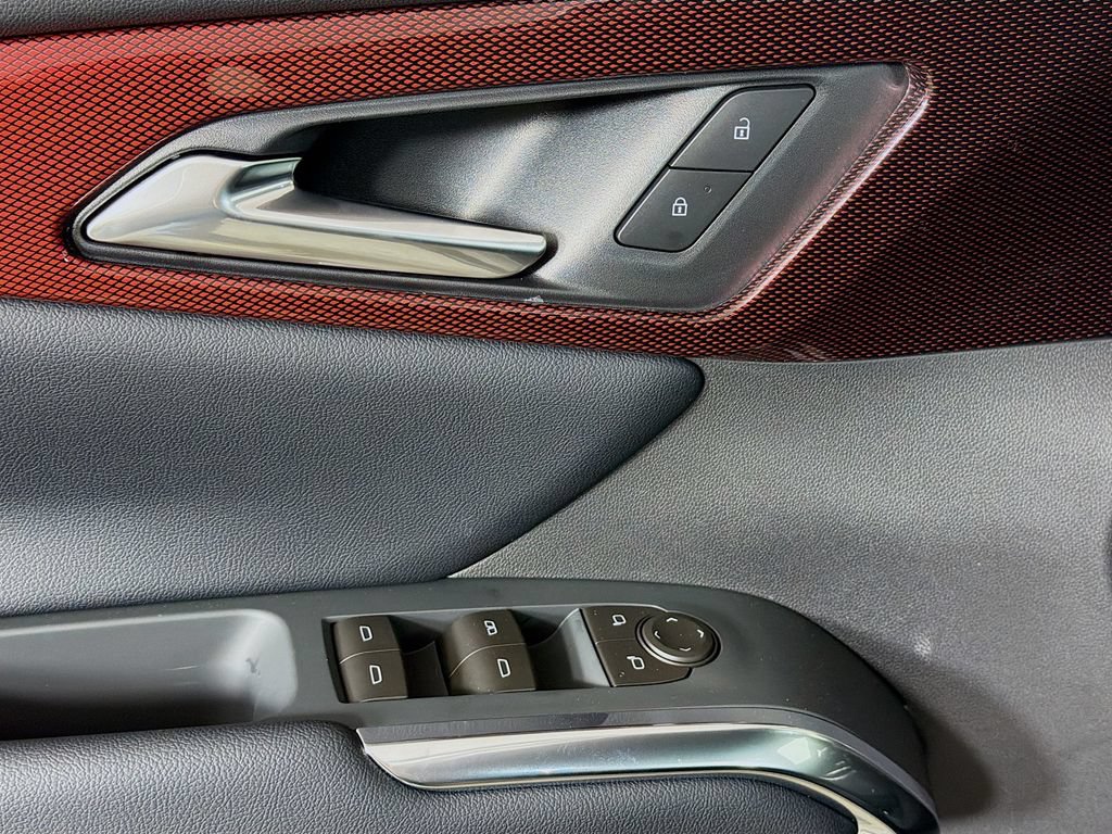 New 2026 Chevrolet Traverse Z71 w/ Enhanced Driving Package AWD/4WD image 16
