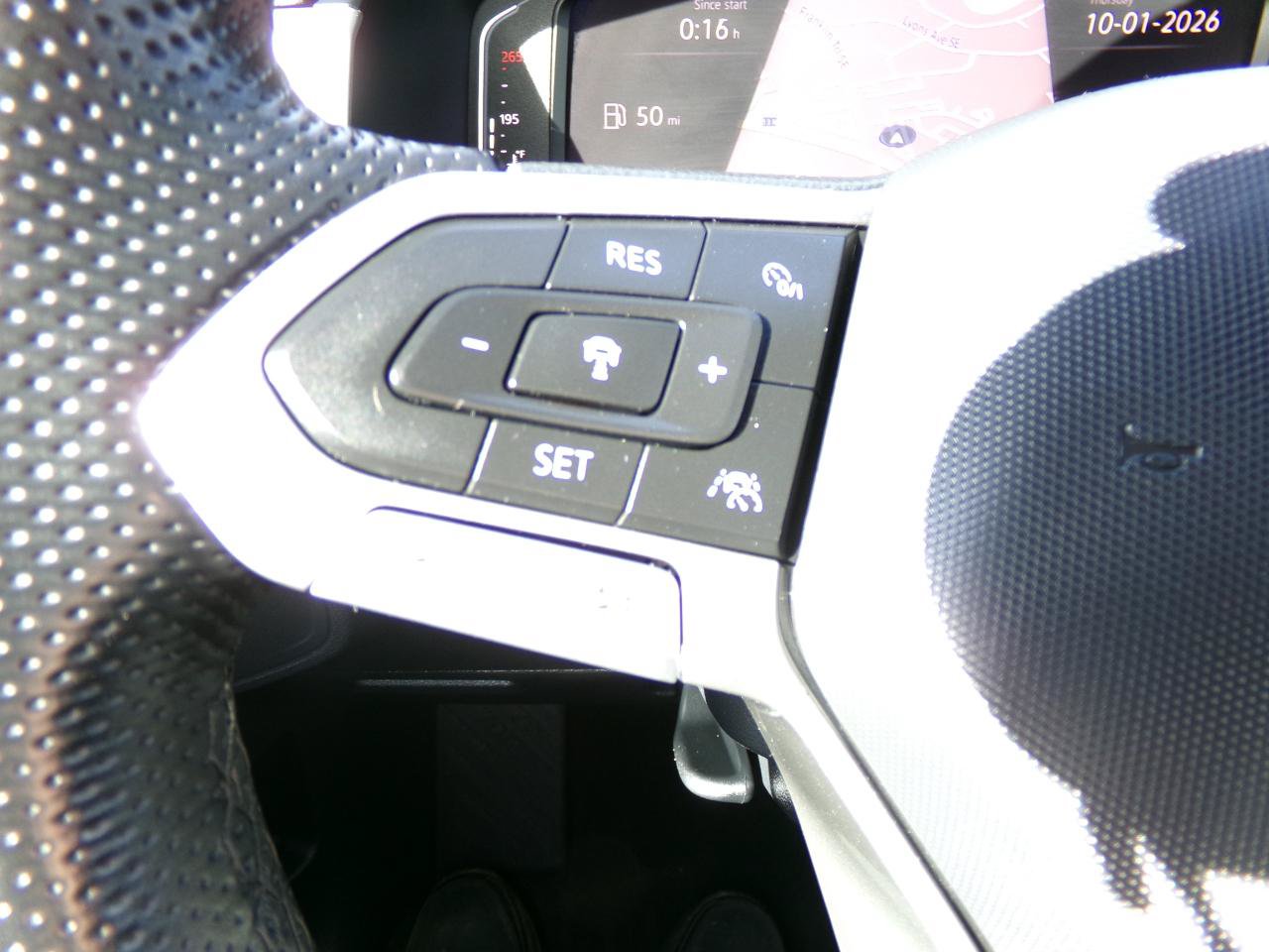 Used 2023 Volkswagen Atlas SEL AWD/4WD image 18