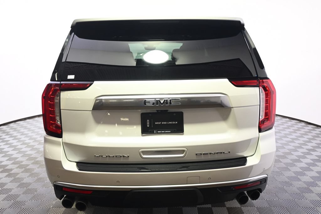 Used 2022 GMC Yukon XL Denali w/ Denali Premium Package AWD/4WD image 6