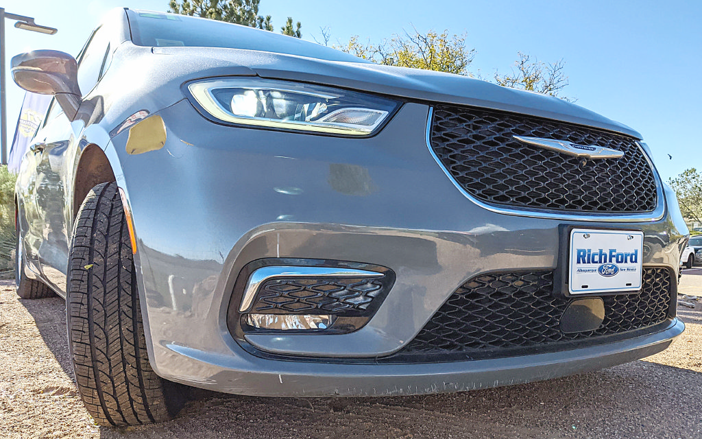 Used 2021 Chrysler Pacifica Touring-L FWD image 23