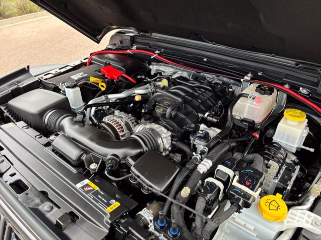 Used 2024 Jeep Gladiator Rubicon w/ Technology Group AWD/4WD image 14