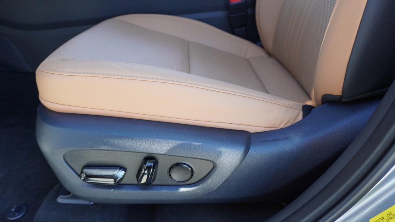 Used 2025 Lexus NX 250 FWD w/ Towing Package (2000 Lbs) image 23