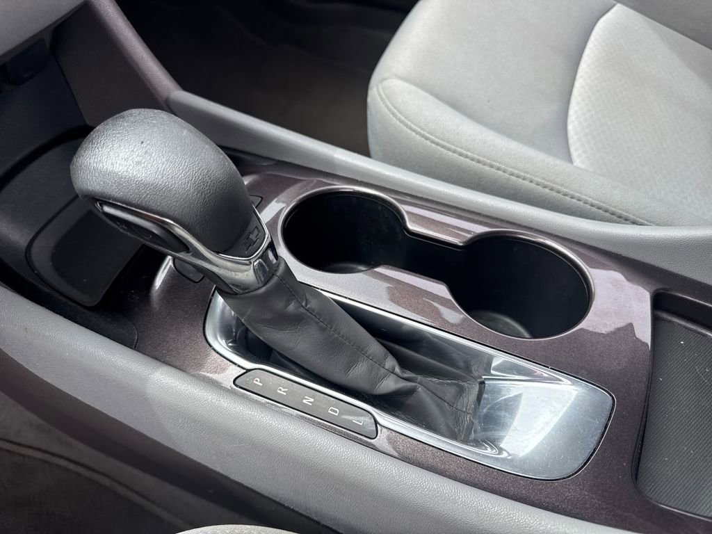 Used 2022 Chevrolet Malibu LS FWD image 18
