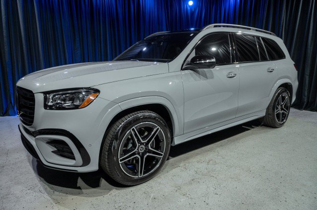 New 2026 Mercedes-Benz GLS 450 4MATIC image 1