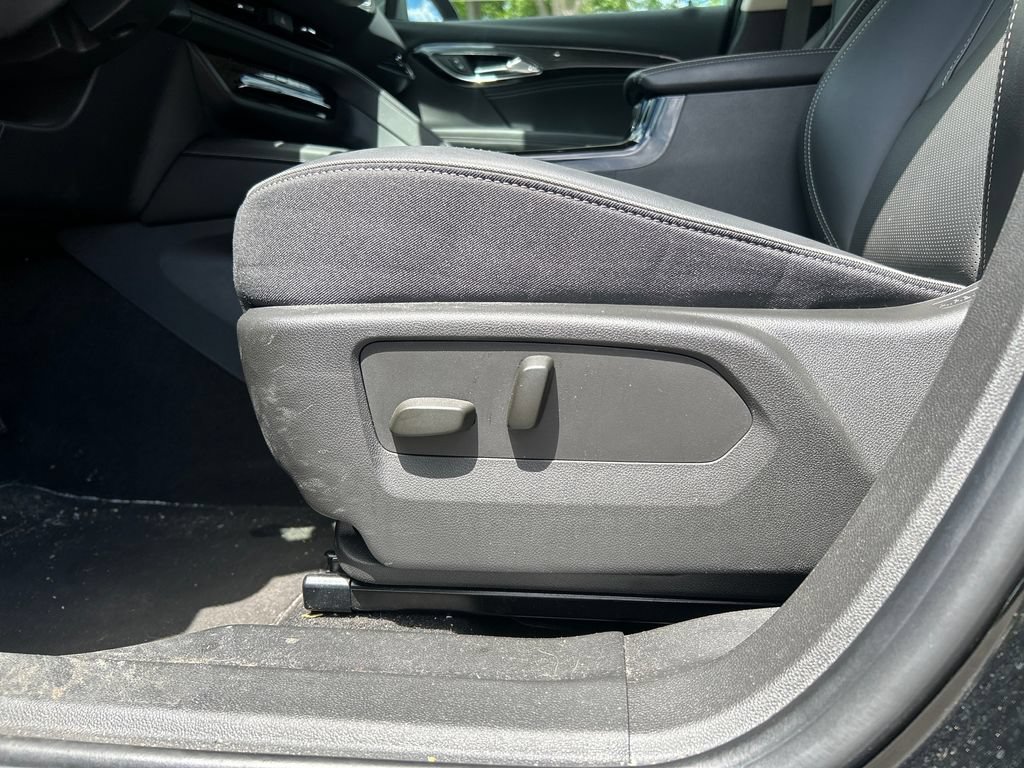 Used 2023 Buick Envision Essence FWD image 13