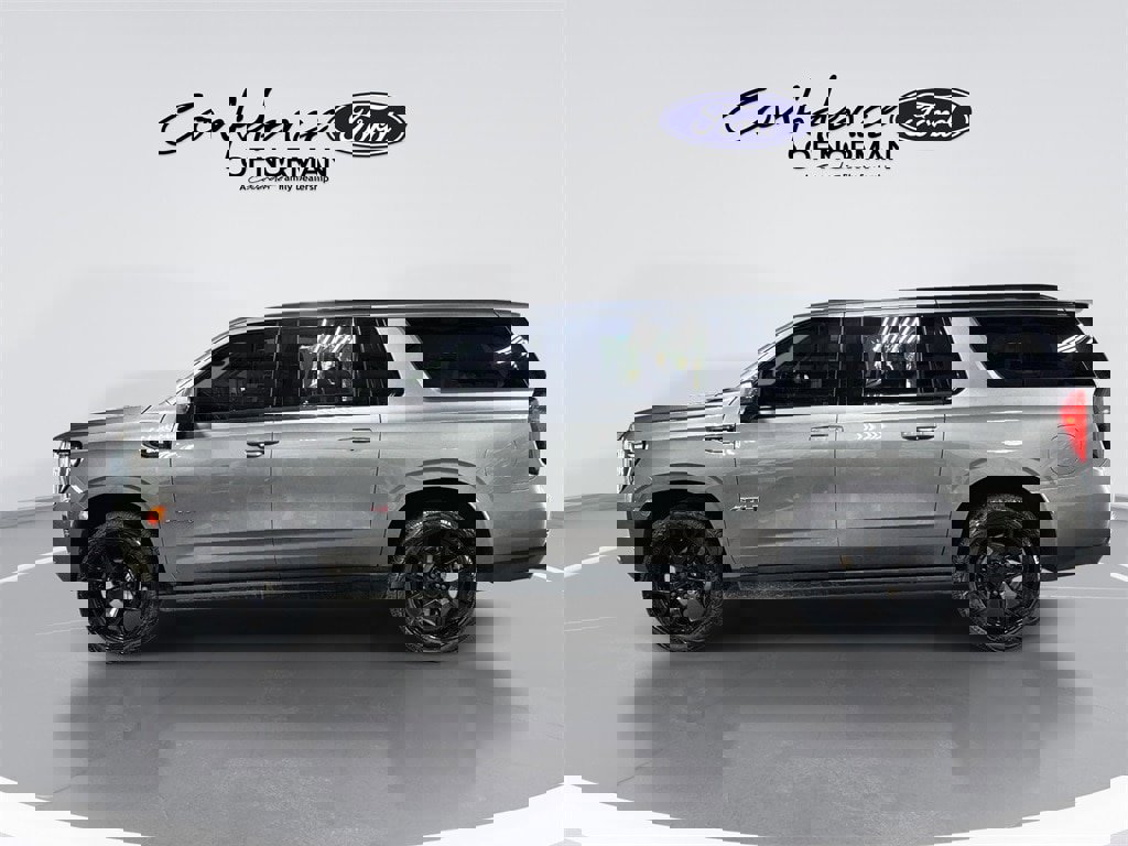 Used 2022 GMC Yukon XL AT4 image 5