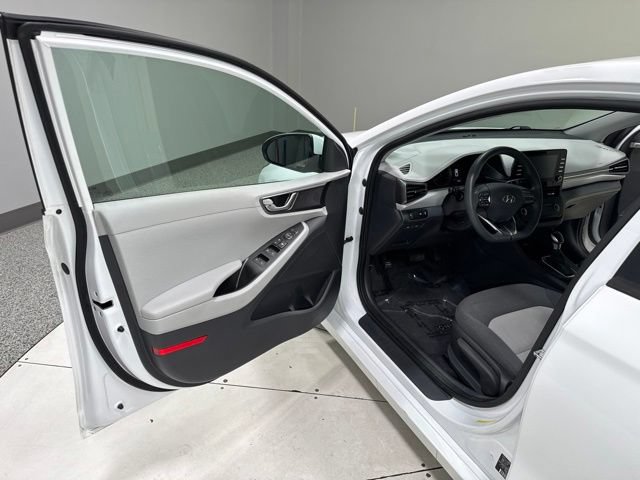 Used 2020 Hyundai Ioniq Blue FWD image 7