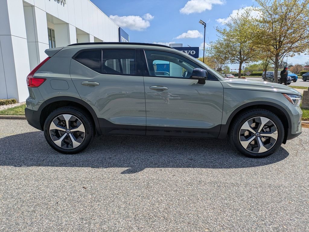 Certified 2023 Volvo XC40 B5 Plus w/ Driver Assist Package image 3
